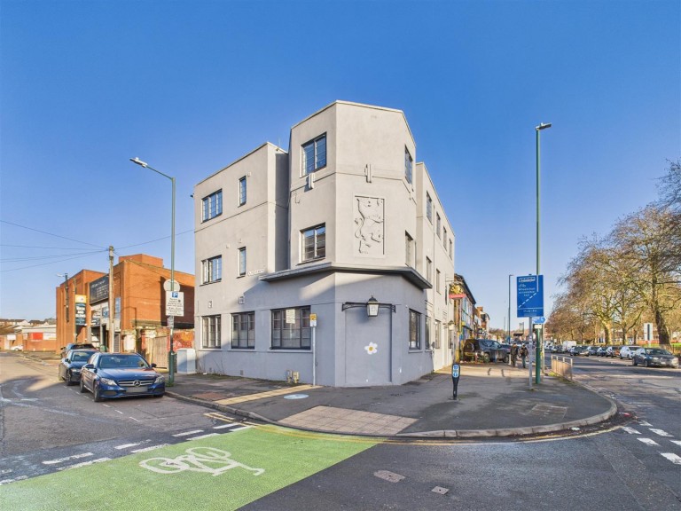 White Lion, 43 Carlton Road, Nottingham