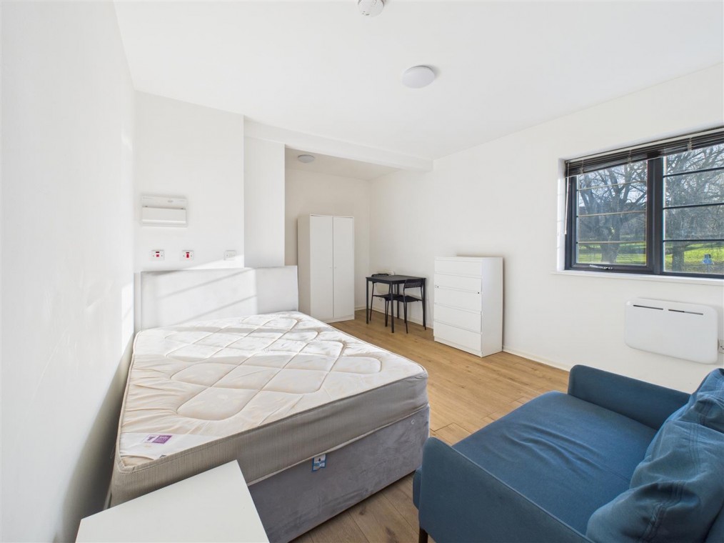 White Lion, 43 Carlton Road, Nottingham