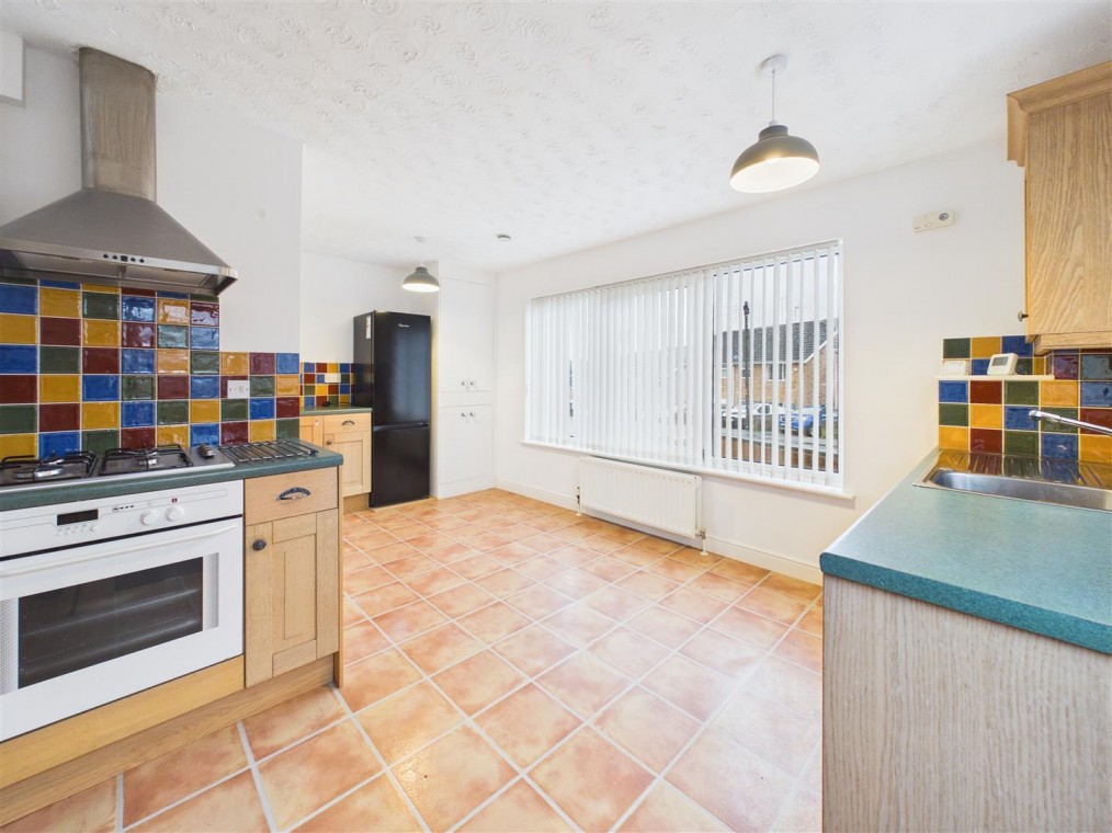 First Avenue, Carlton, Nottingham