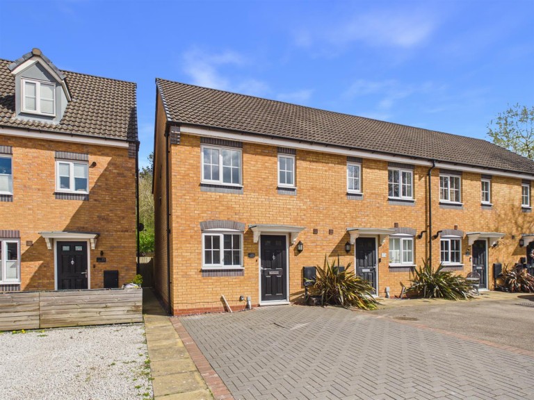 Ploughmans Grove, Huthwaite, Sutton-In-Ashfield