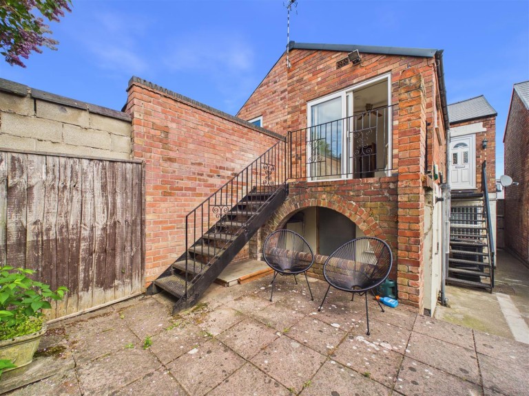 Westdale Lane East, Carlton