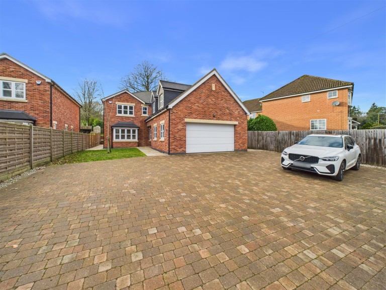 Longdale Lane, Ravenshead, Nottingham