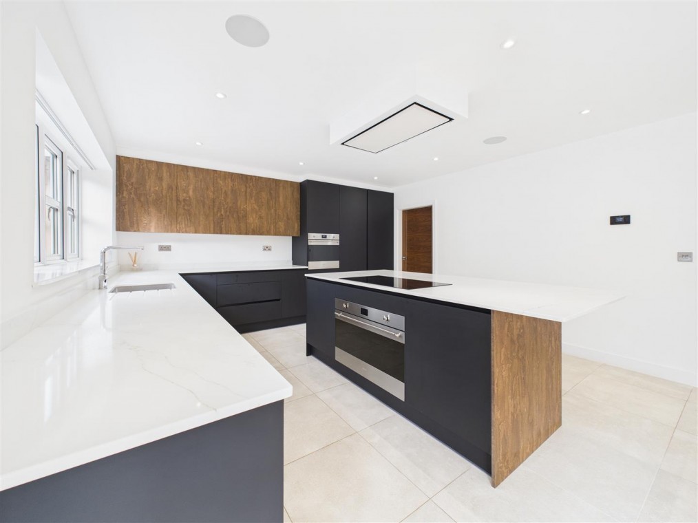 Longdale Lane, Ravenshead, Nottingham