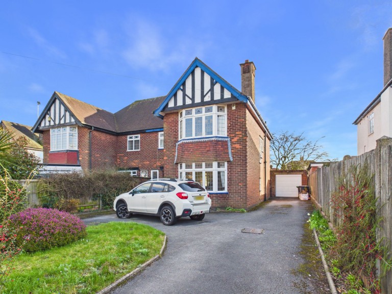 Huthwaite Road, Sutton-In-Ashfield, NG17 2HB