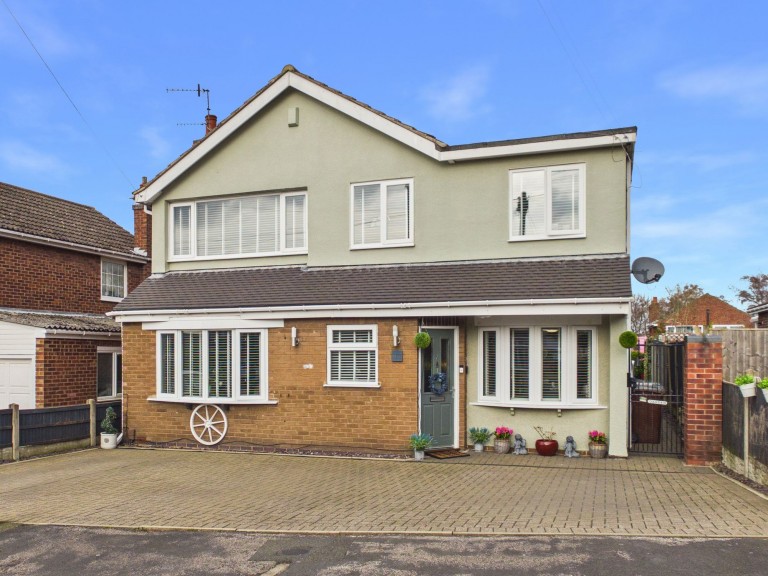 Bardfield Gardens, Rise Park, Nottingham