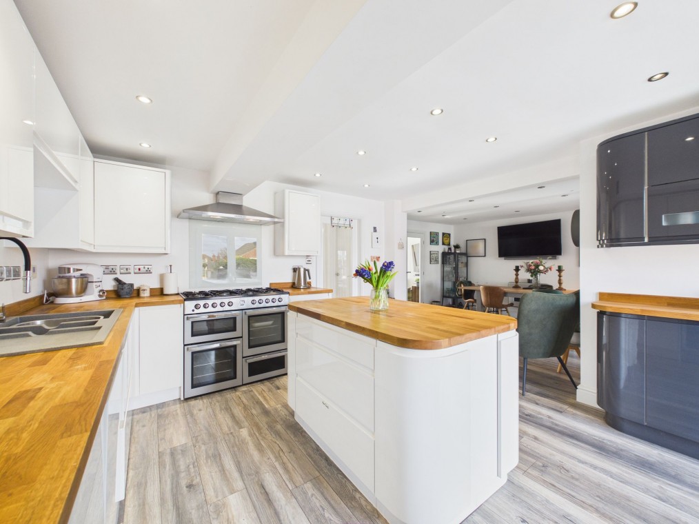 Bardfield Gardens, Rise Park, Nottingham