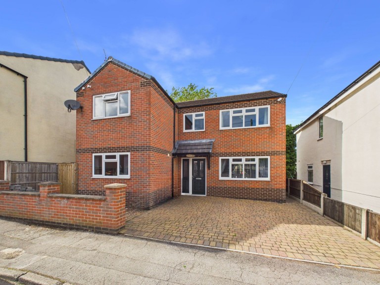 Victoria Street, Stanton Hill, NG17