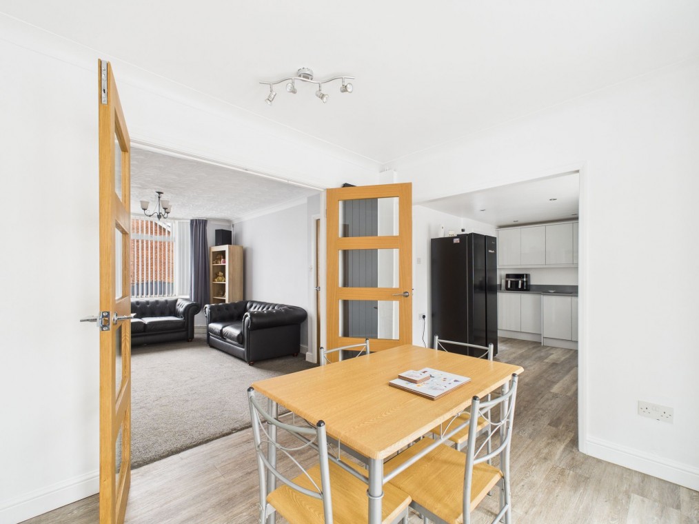 First Avenue, Carlton, Nottingham