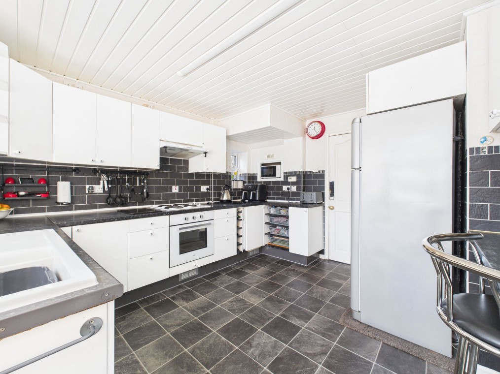 Second Avenue, Carlton, NG4