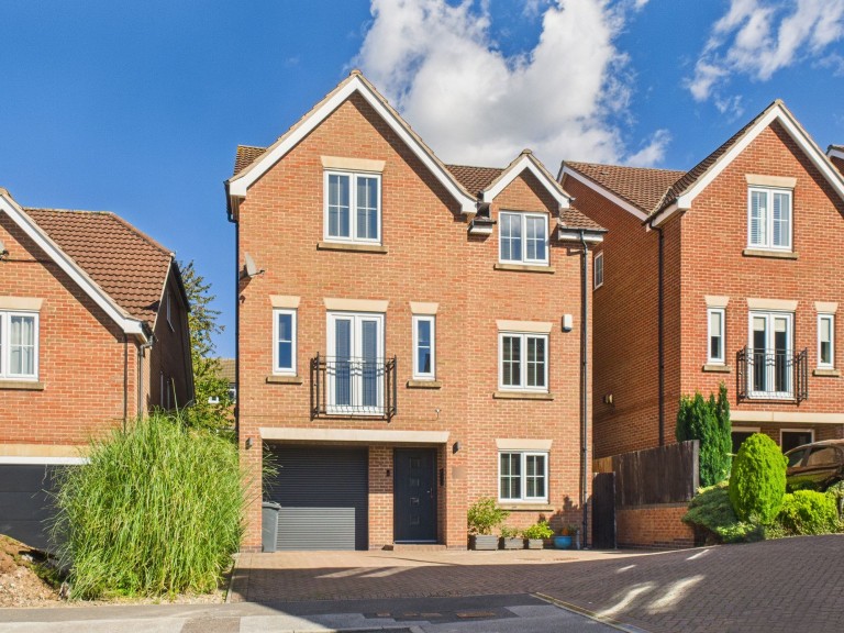 Blackthorn Close, Gedling, Nottingham