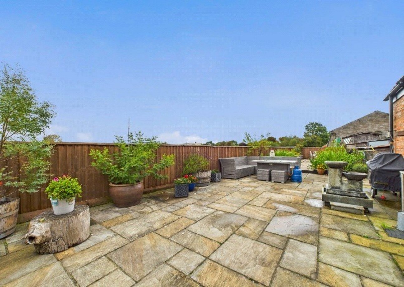 Bristol Road, Rooksbridge, Axbridge, Somerset, BS26 2TG Old Church Road Axbridge, Somerset Penn Way Axbridge, Somerset Church Lane Badgworth, Axbridge, Somerset