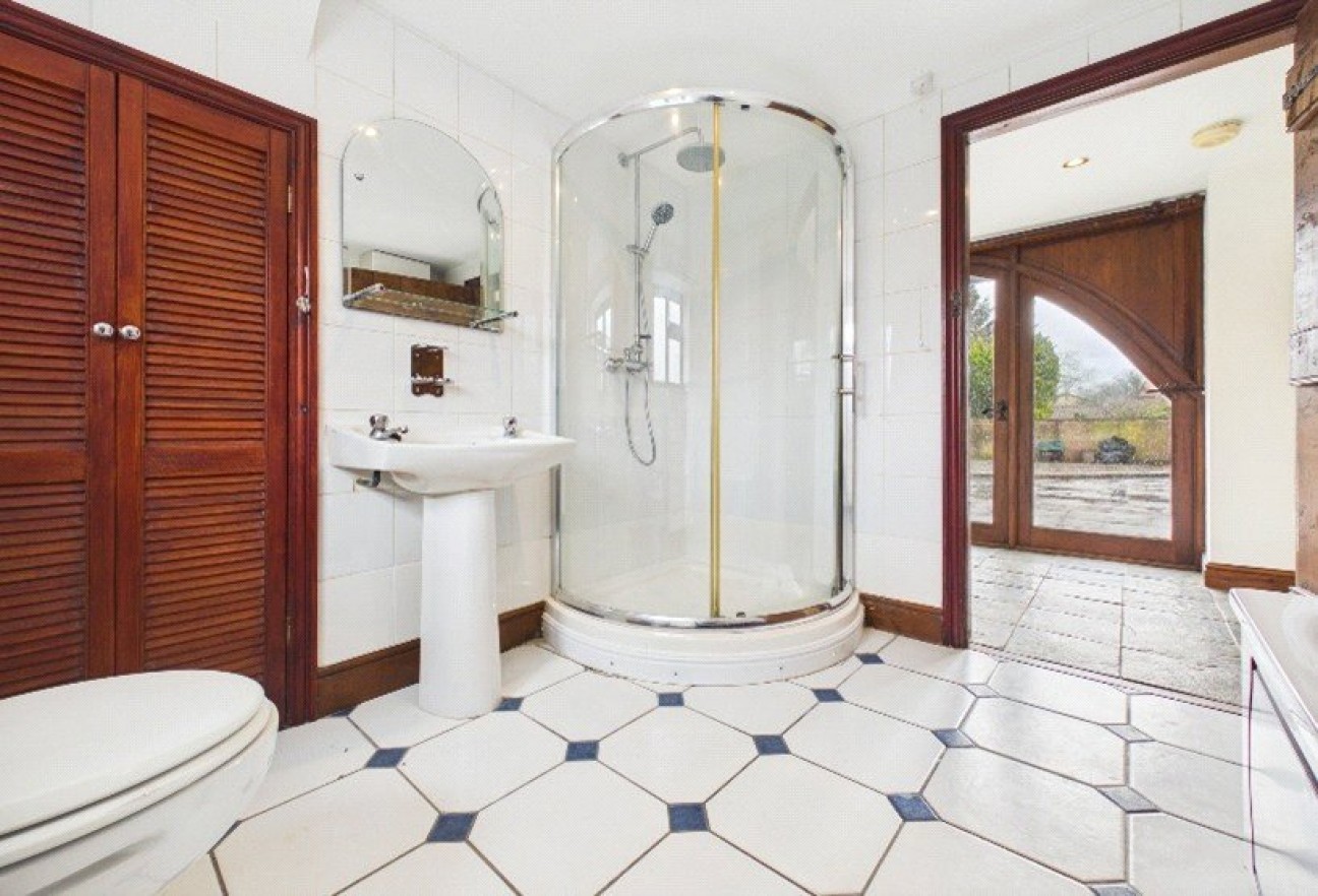 Bristol Road, Rooksbridge, Axbridge, Somerset, BS26 2TG Old Church Road Axbridge, Somerset Penn Way Axbridge, Somerset Church Lane Badgworth, Axbridge, Somerset