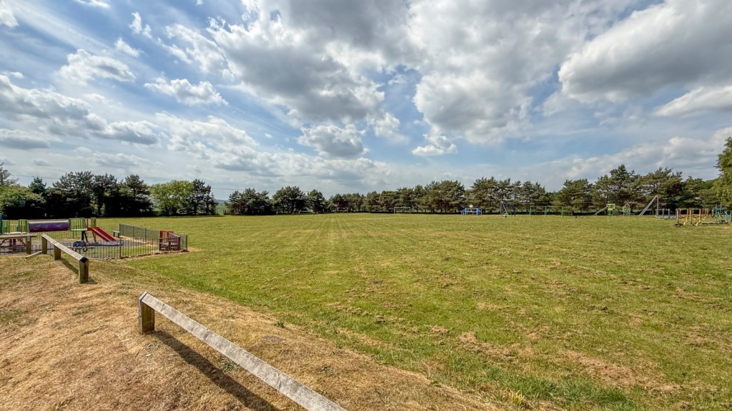 Bonby, Brigg