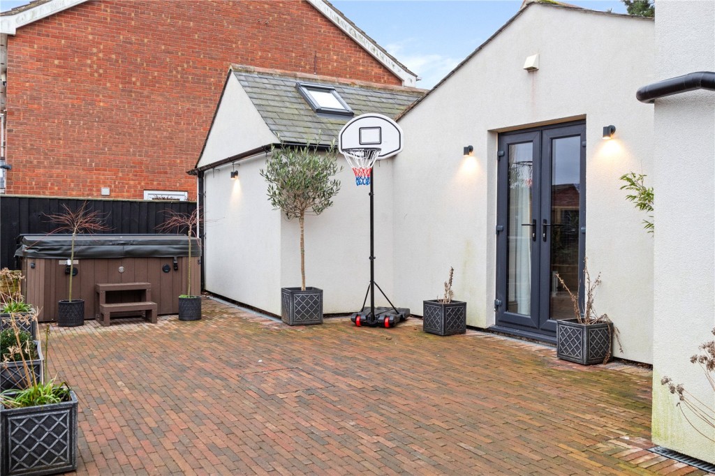 Waltham, Grimsby, N E Lincolnshire