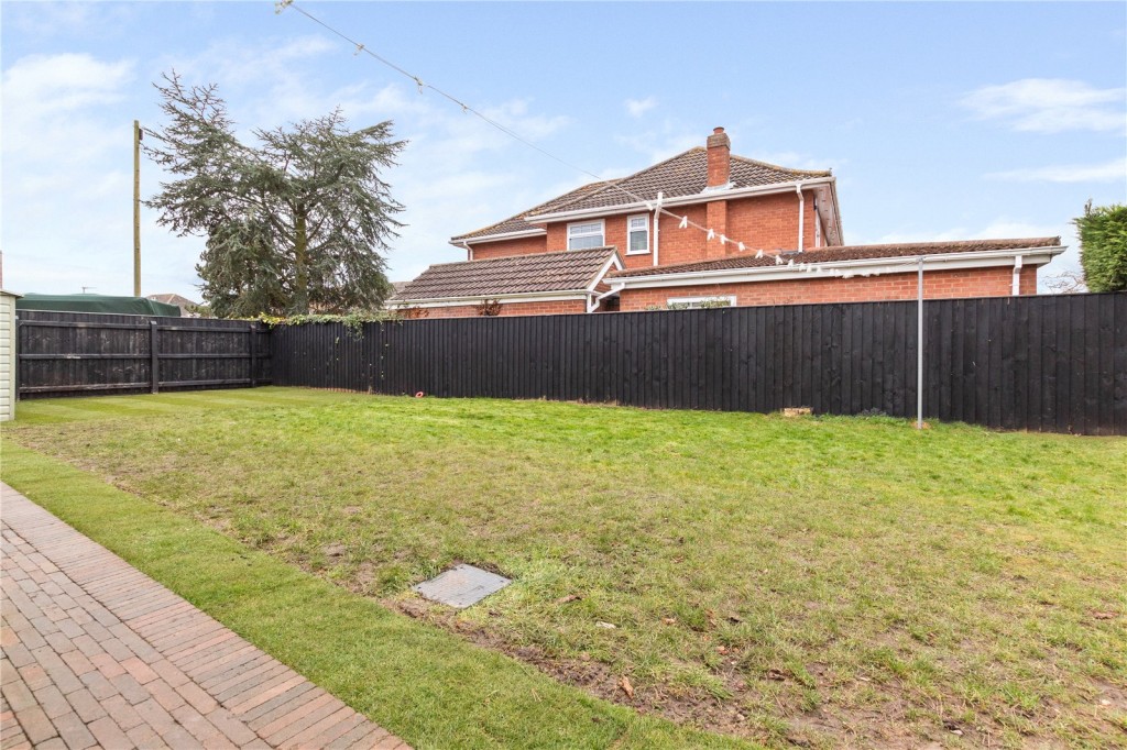 Waltham, Grimsby, N E Lincolnshire