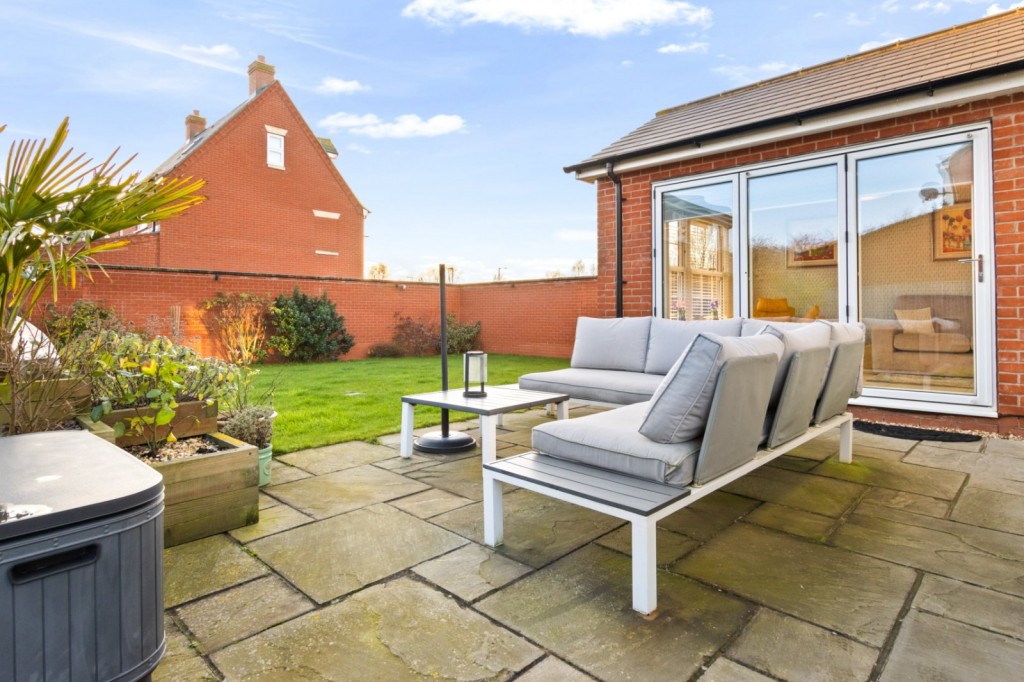 New Waltham, Grimsby