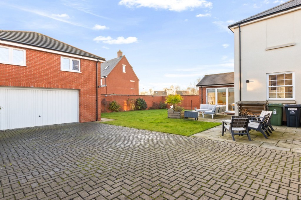 New Waltham, Grimsby