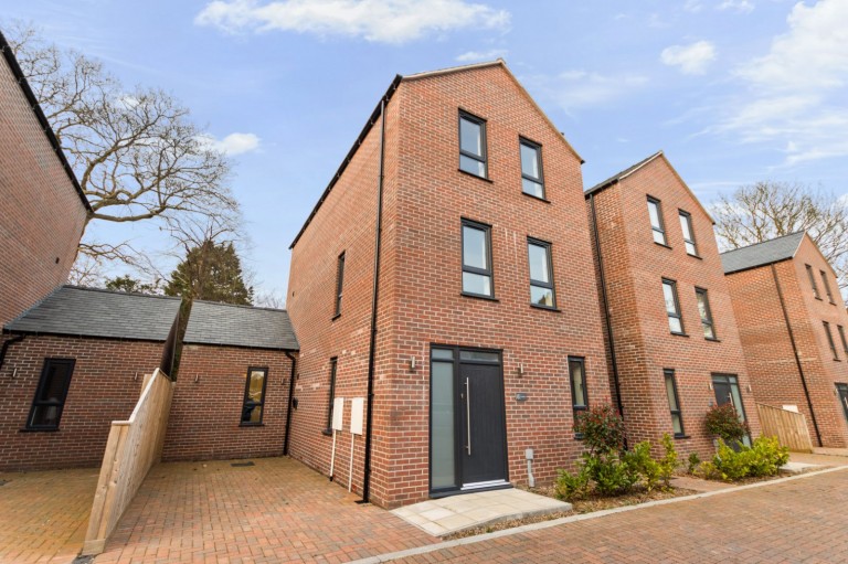 College Street, Grimsby, N. E Lincolnshire