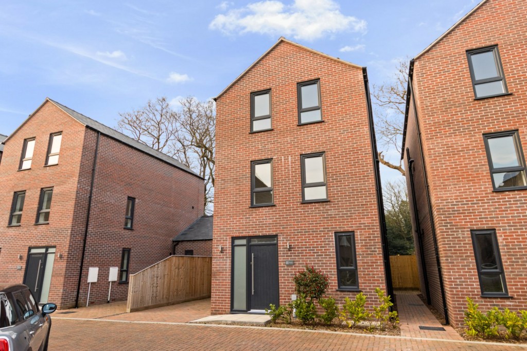 College Street, Grimsby, N. E Lincolnshire