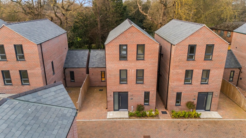 College Street, Grimsby, N. E Lincolnshire