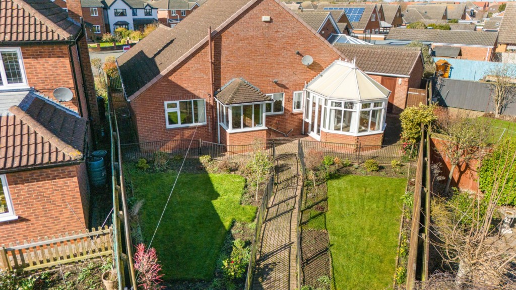 Hoton-Le-Clay, Grimsby