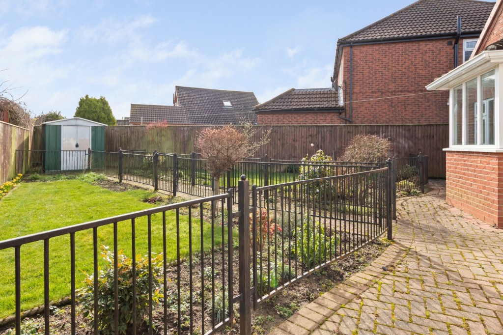 Hoton-Le-Clay, Grimsby