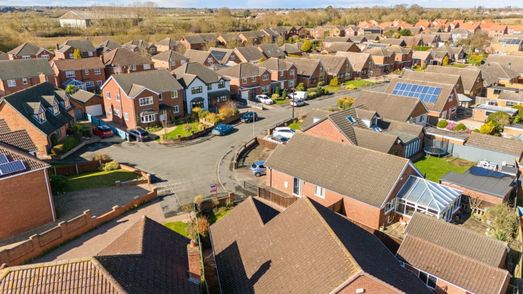 Hoton-Le-Clay, Grimsby