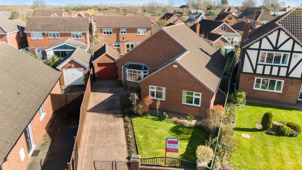 Hoton-Le-Clay, Grimsby