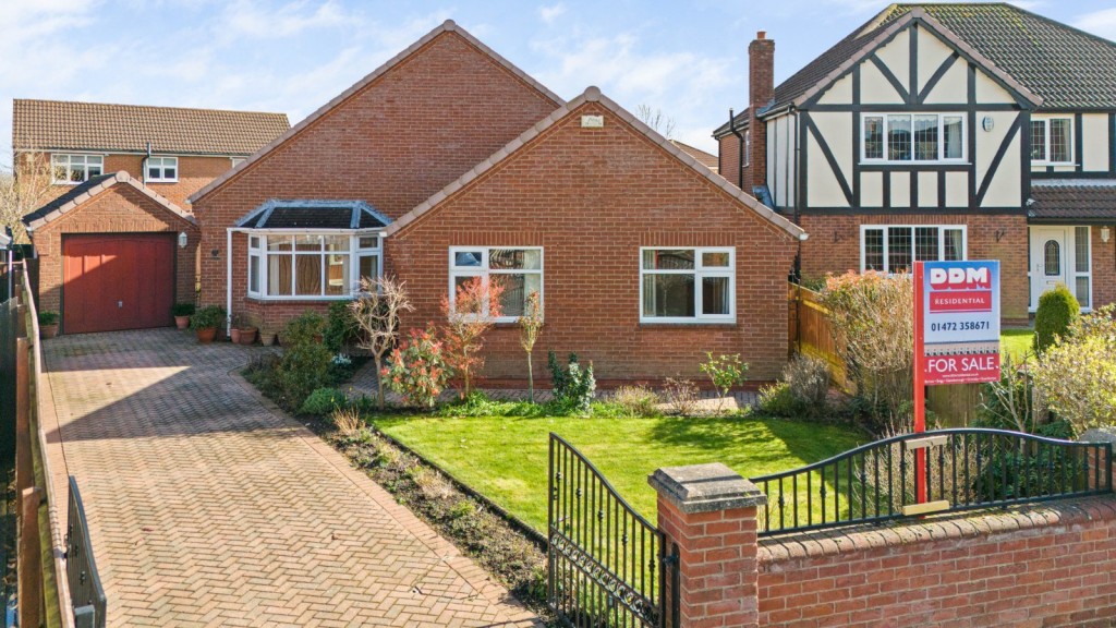 Hoton-Le-Clay, Grimsby