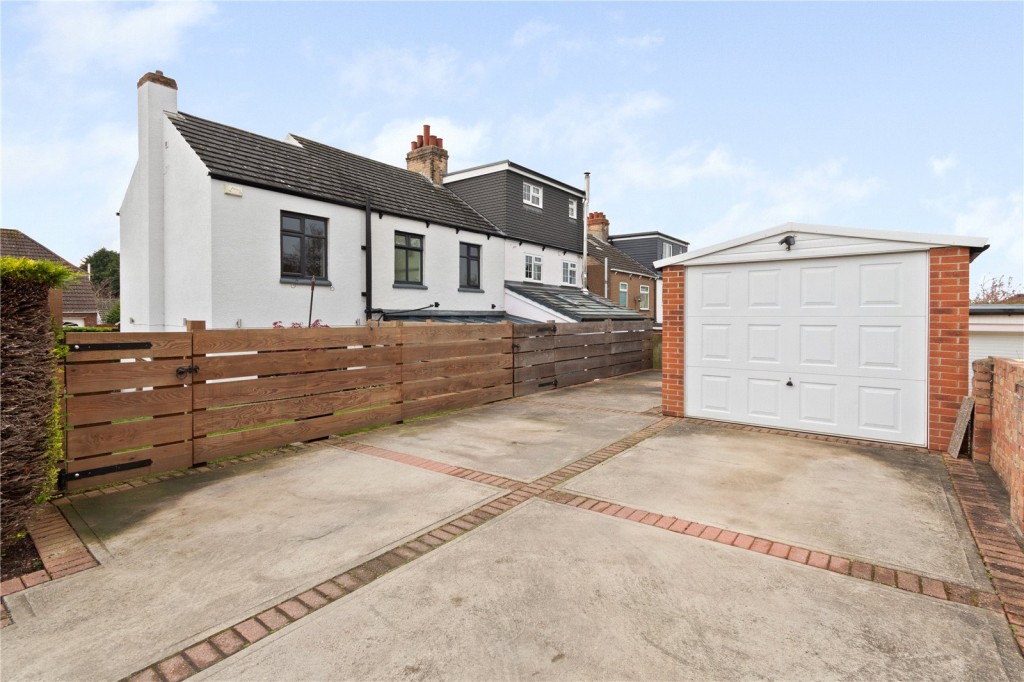 Waltham, Grimsby, N.E.Lincolnshire