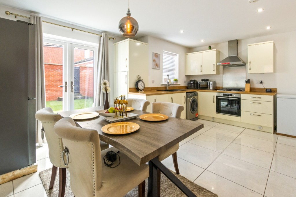 New Waltham, Grimsby