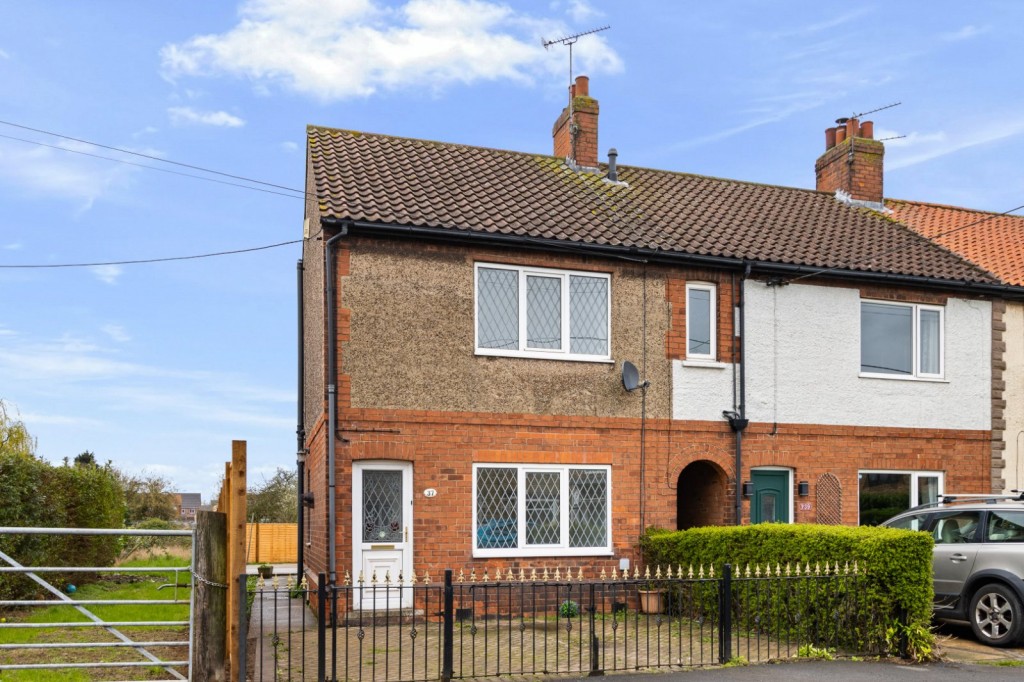Cemetery Road, Winterton
