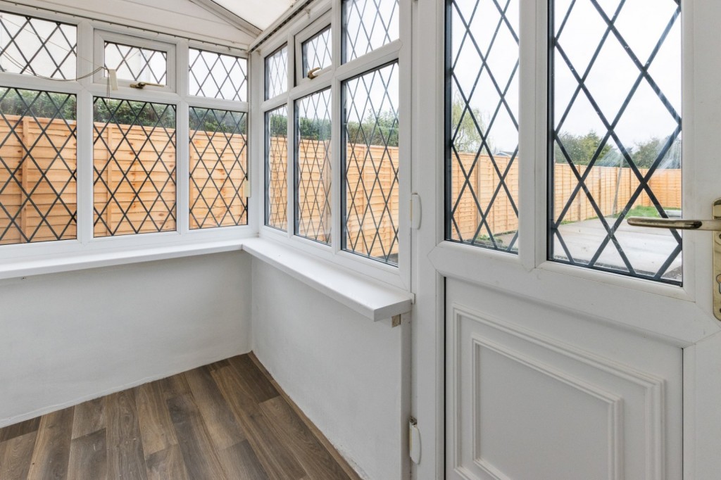 Cemetery Road, Winterton