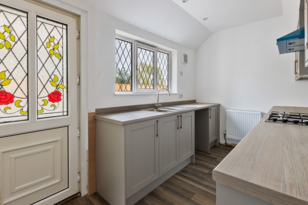 Cemetery Road, Winterton