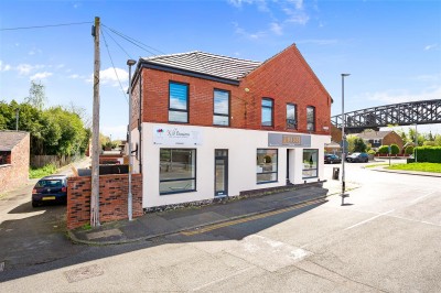 View full details for Thelwall Lane, Latchford