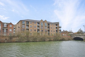 Henry Bird Way, Northampton