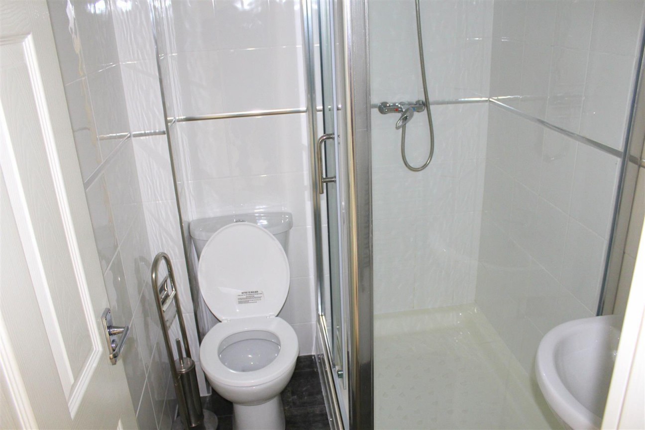 Delage Close, Longford