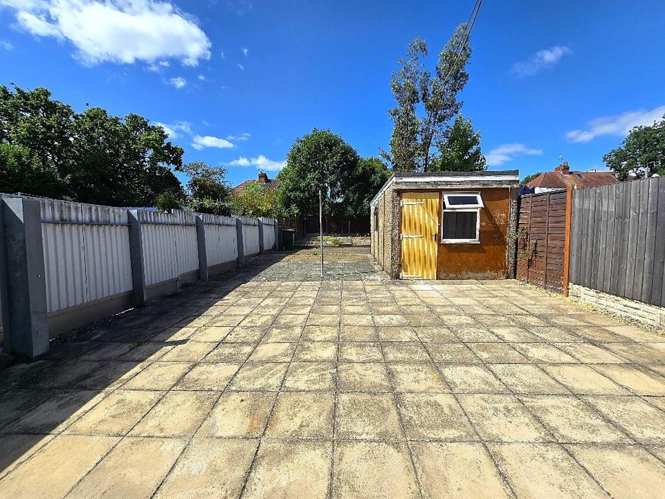 Butlin Road, Holbrooks