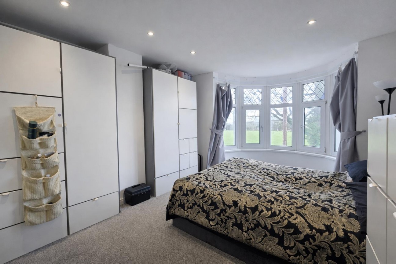 The Park Paling, Cheylesmore