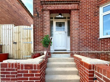 Medina Avenue, Newport