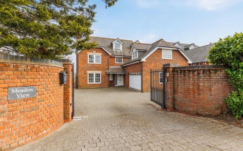 Meadow View, Dodnor Lane. PO30 5JN