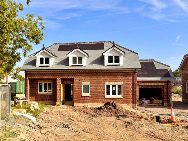 View full details for 15 Sunset Drive, Cowes, Isle of Wight.