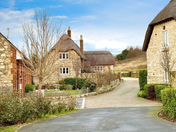 View full details for Longlands Farmhouse, Bembridge, PO35 5PW