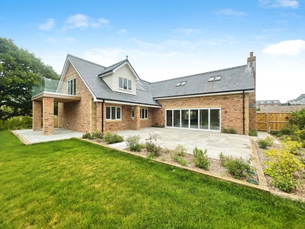 View full details for 14 Cordelia Gardens, Cowes. PO31 7GB