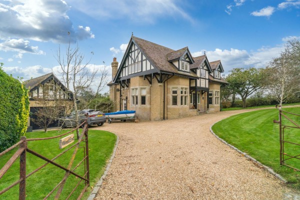 View full details for Walkers Lane, Shorwell.