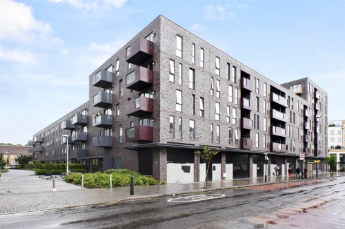 17 Bermuda Way, London