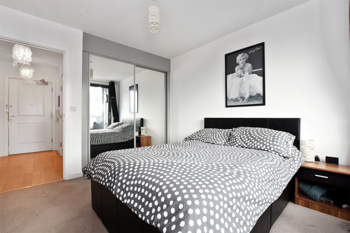 17 Bermuda Way, London