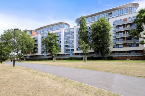 Meath Crescent, London