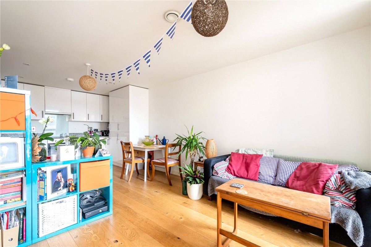 Fulneck Place, 17 Fulneck Place, London