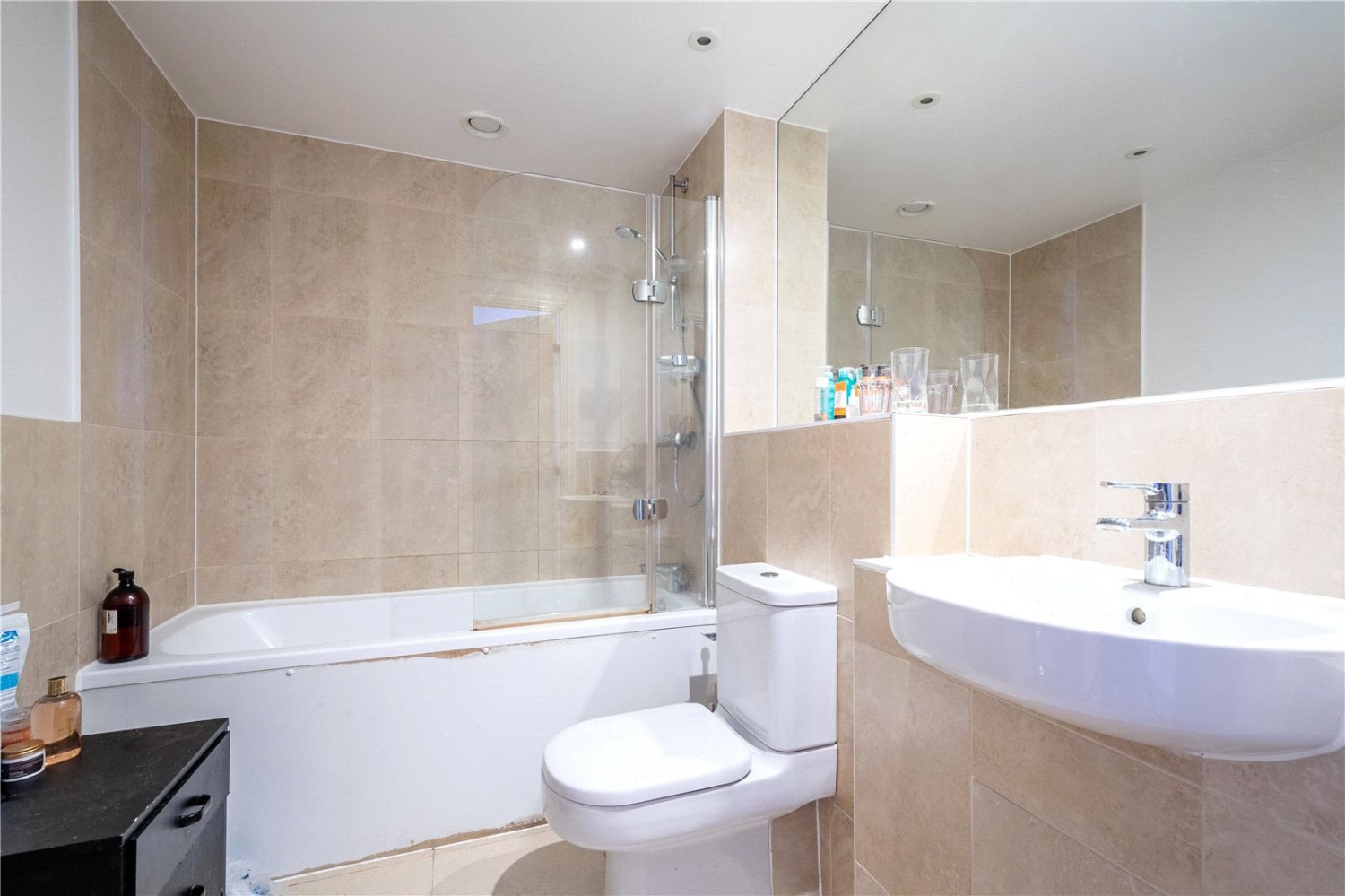 Fulneck Place, 17 Fulneck Place, London